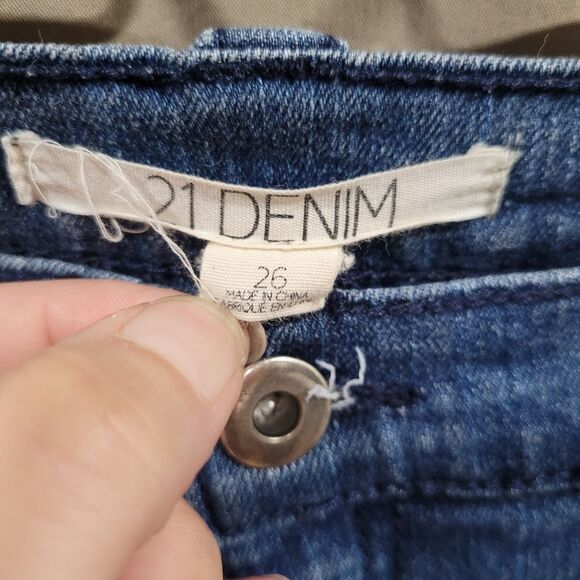 21 denim size 26 blue denim shorts - Picture 3 of 7